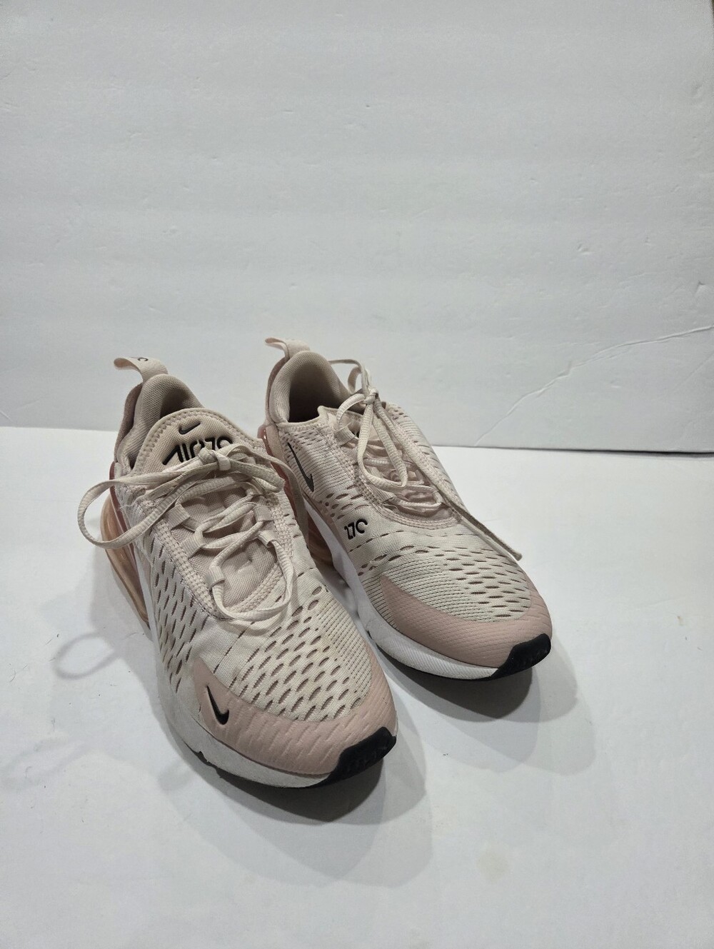 Nike Air Max 270 Women’s Light Pink Athletic Sneakers Sz.7.5